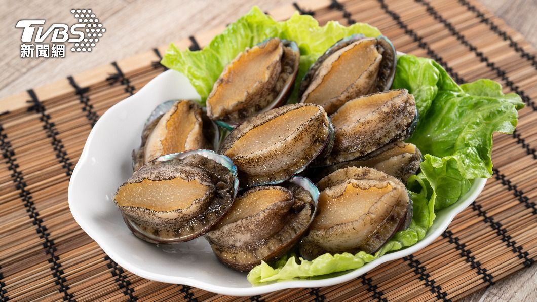 「鮑魚」含有豐富的蛋白質、礦物質和維生素,是膠原蛋白的良好來源。(示意圖/shutterstock達志影像)