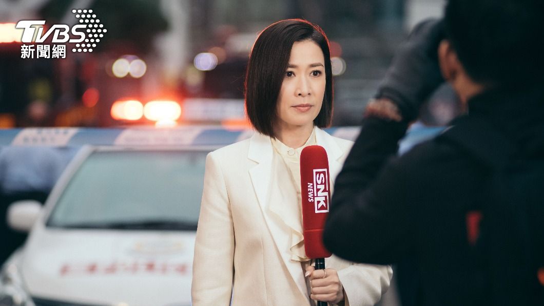 《新聞女王》佘詩曼求上位「假辭職」 遭背後捅刀怒喊:什麼意思