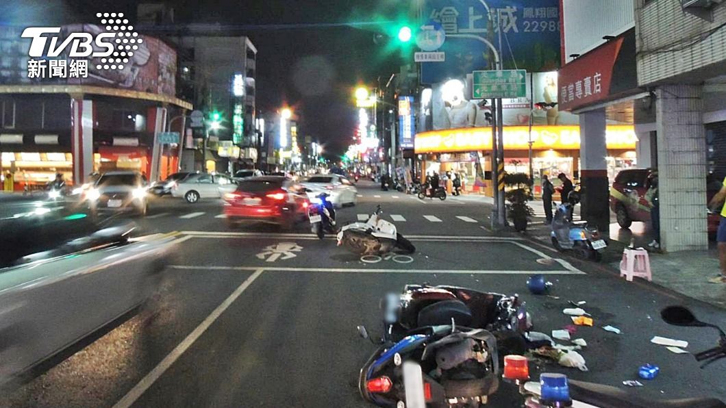 高雄男駕車拒檢踩油門狂跑　「一路逆向」衝撞7車釀2傷
