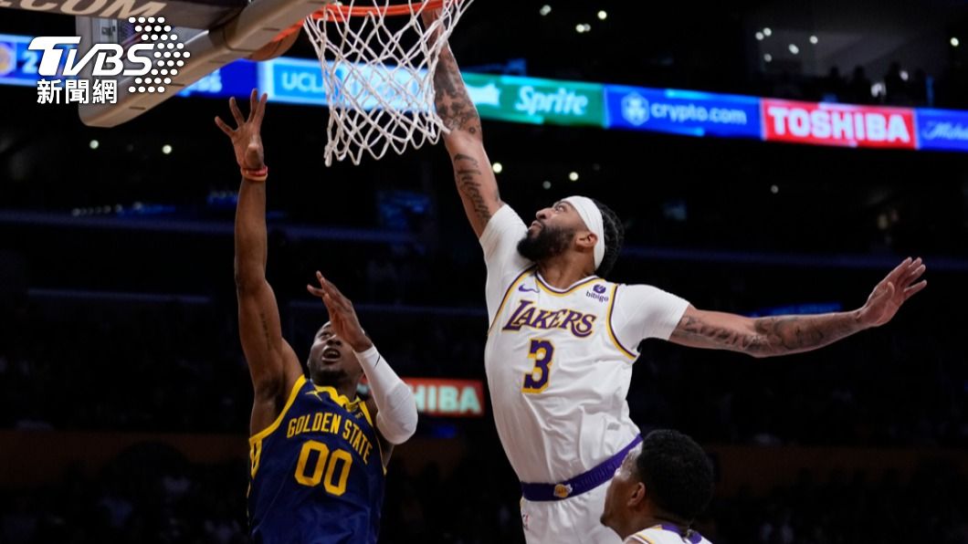 NBA/首節「被打臉」退場!AD左眼角膜擦傷 湖人不敵勇士2連敗