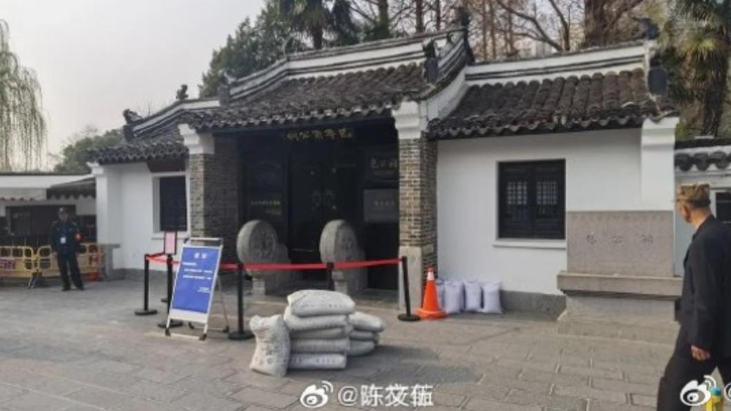 開封包公祠突然被封。（圖／翻攝自微博@灰产圈_ ）