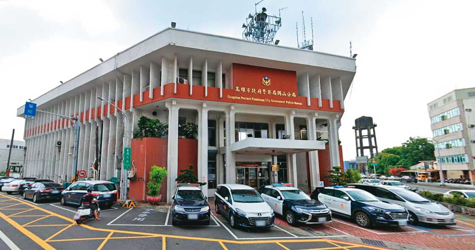 楊瑞和曾揚言炸掉高雄市警局岡山分局(圖),口氣狂妄。(圖/翻攝自GoogleMaps)