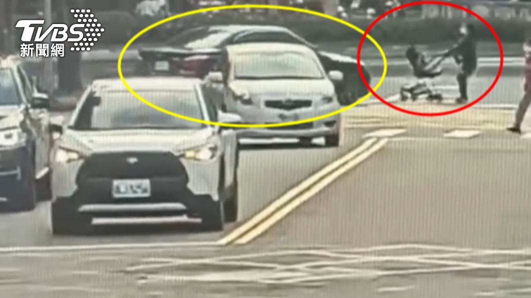 有片/科技男駕BMW未禮讓 撞上「嬰兒車轉一圈」他卻跑了