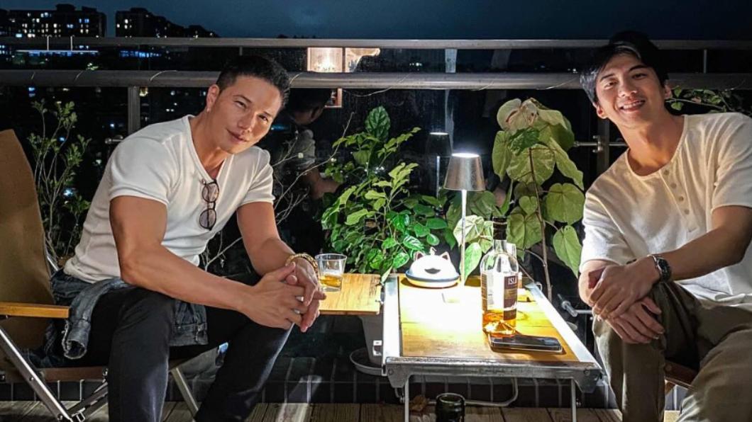 戲外的2人交情好，傅孟柏曾邀請市原隼人來家裡吃飯。（圖／翻攝自IG）