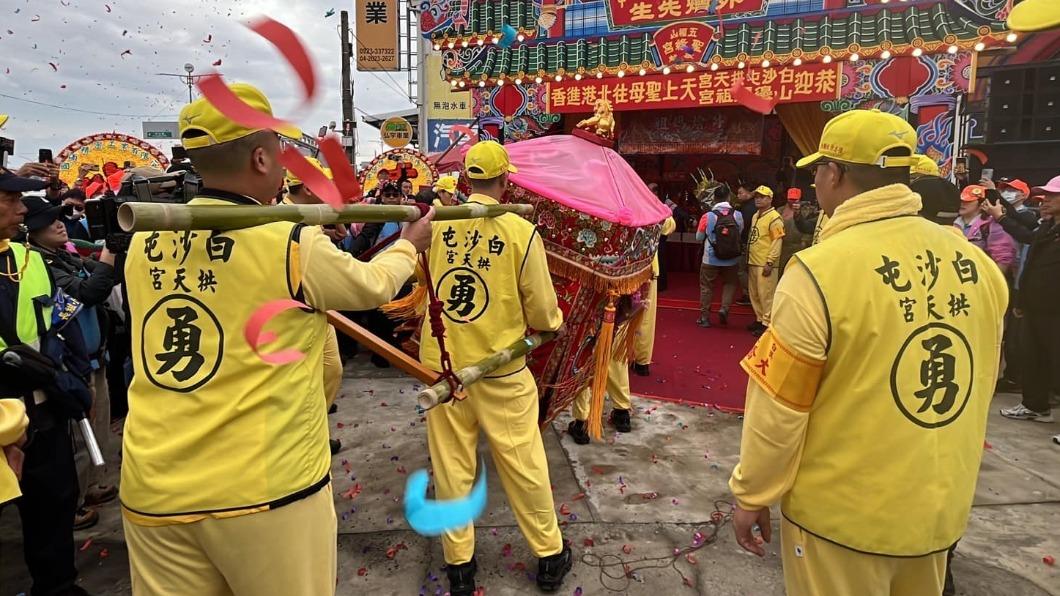 不孝女淚跪「賜死癌母」!白沙屯媽祖顯神蹟 她3個月後死了