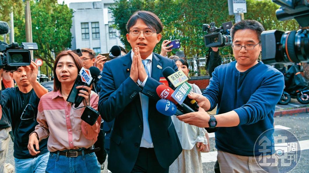 岳父公司「恆合建設」爆購屋糾紛 黃國昌回應:交給法院判決