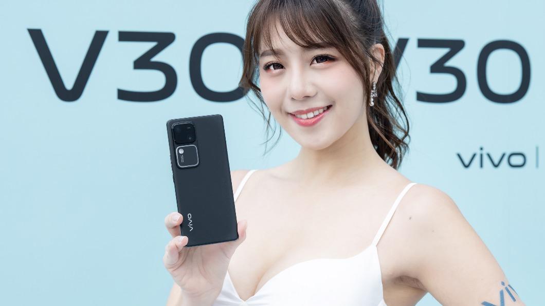 低光源也能拍大片!vivo V30新機搭蔡司鏡頭 早鳥送3千