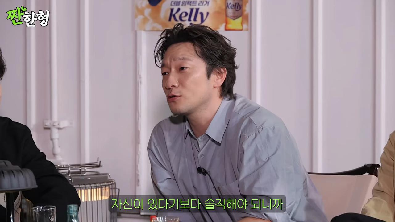 在民風相對保守的韓國,孫錫久侃侃而談自己是同志天菜的話題。(圖/翻攝自zzanbro YouTube)