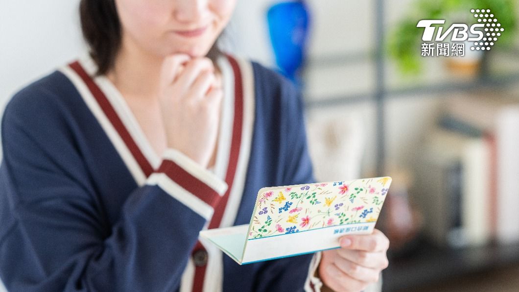讀書好痛苦!大一妹想「花光27萬存款」出國玩 全場反應一面倒