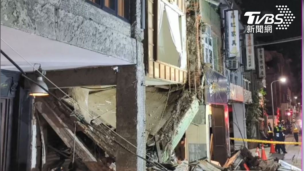 北市老公寓坍塌「2樓變1樓」畫面曝 建管處將開罰屋主