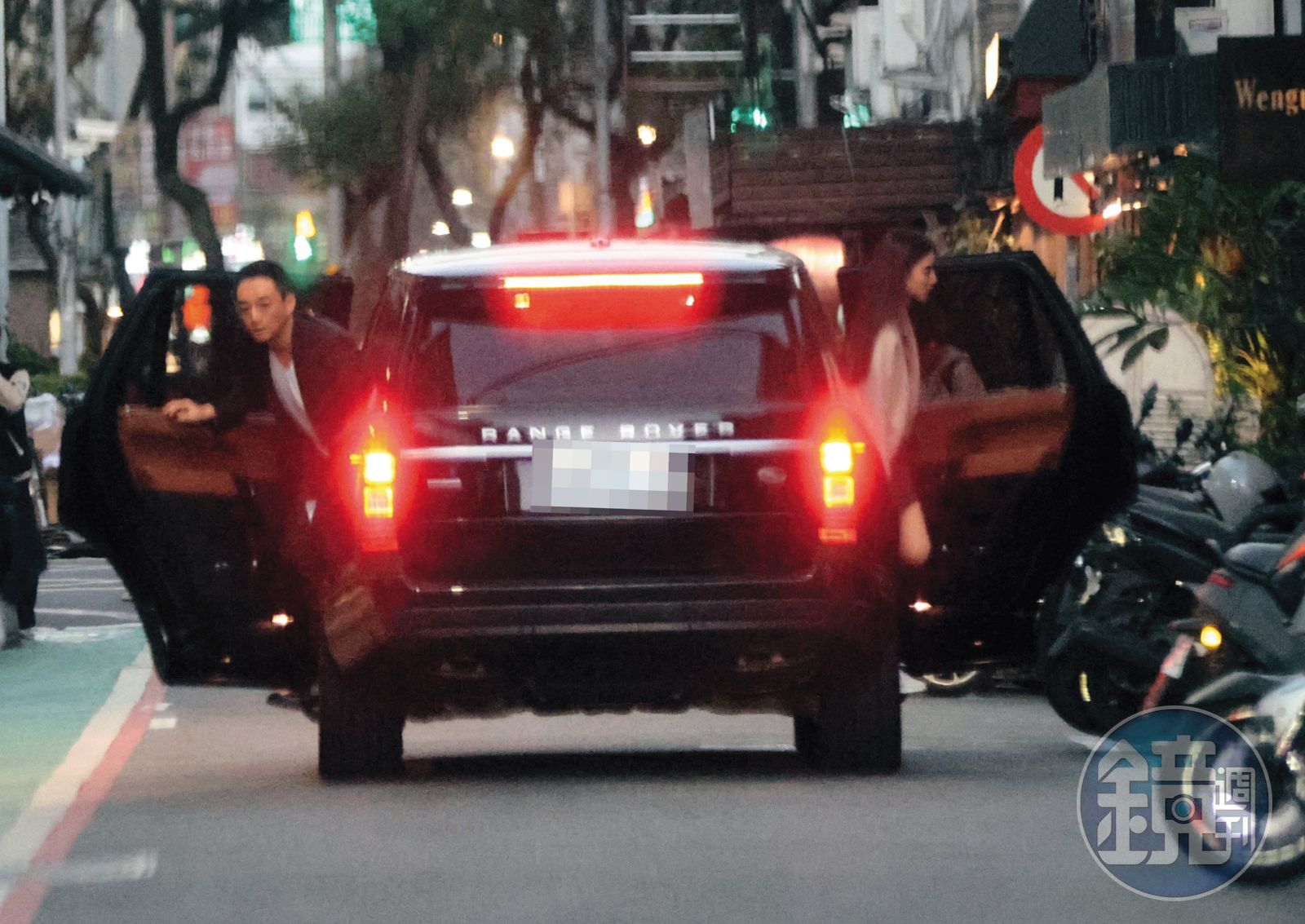 18：05，車子在東區的知名米其林餐廳 Nabo ulv停了下來。（圖／鏡週刊）