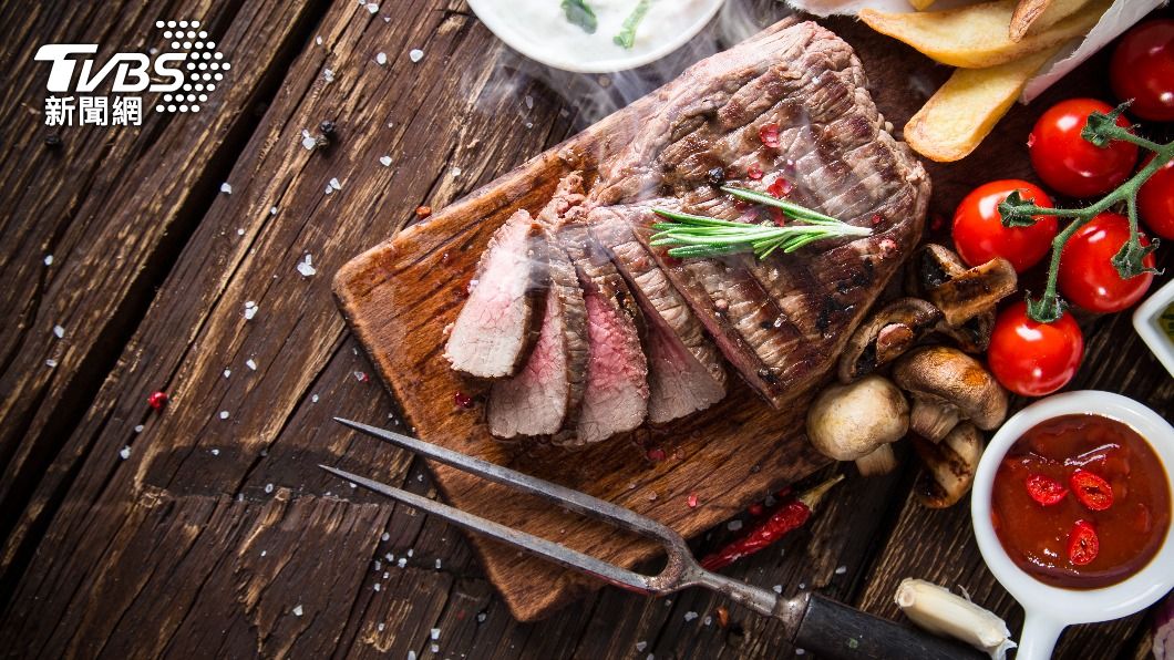 肉肉「冒綠光」還能吃嗎?神秘真相曝光 醫籲3異狀千萬別下肚