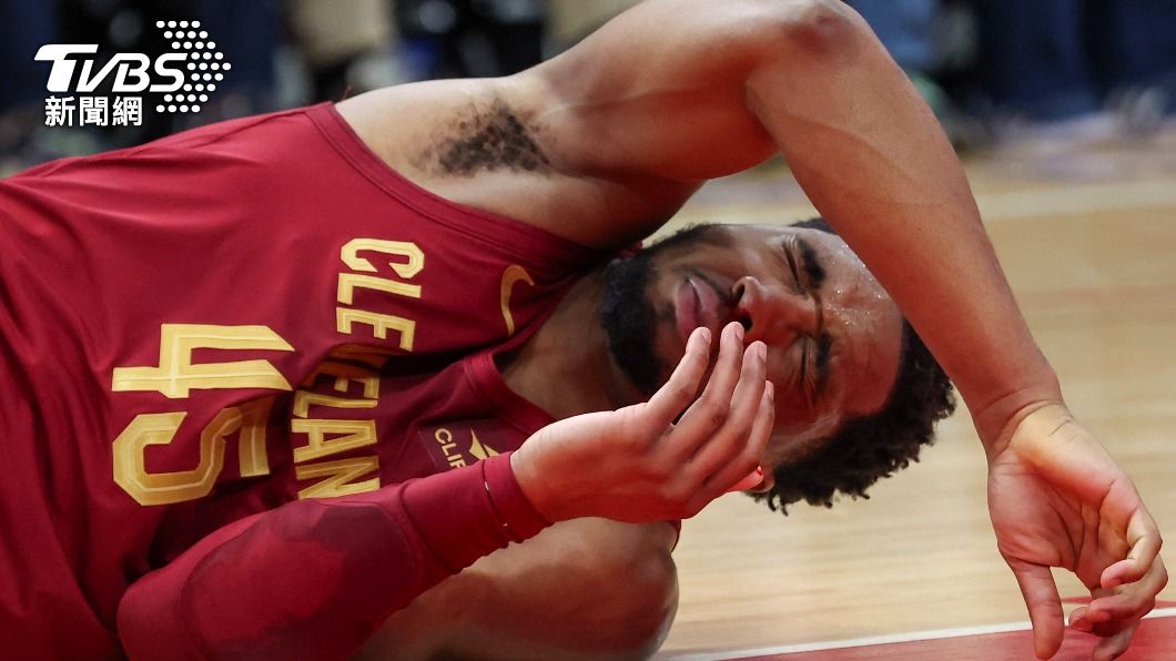 NBA/被隊友尻骨折!米契爾復出2場又躺 鼻子動刀至少缺席一週