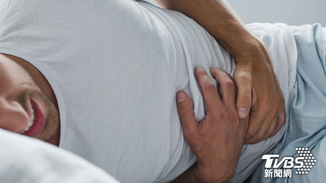 男子不喝酒，肝臟竟長8公分腫瘤。（示意圖，非當事人／shutterstock達志影像）