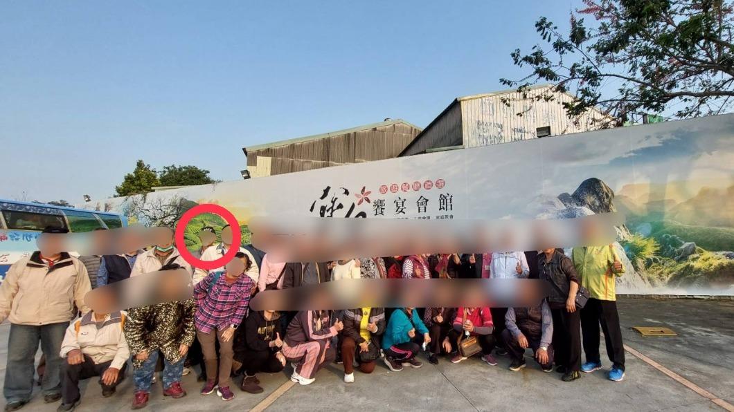 老翁出遊團體照竟成最後身影。（圖／民眾提供）