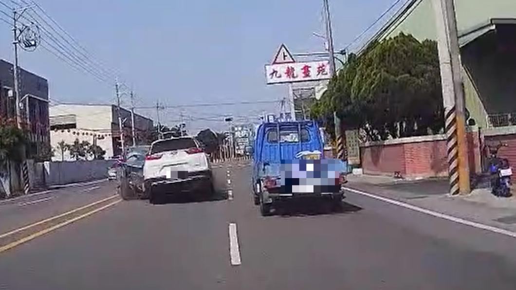 前面3車發生碰撞。(圖/民眾提供)