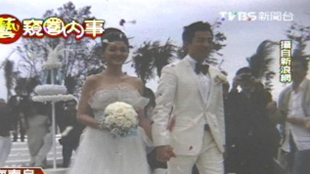 大S(左)當年忍著流產的痛,和汪小菲辦婚宴。(圖/TVBS)
