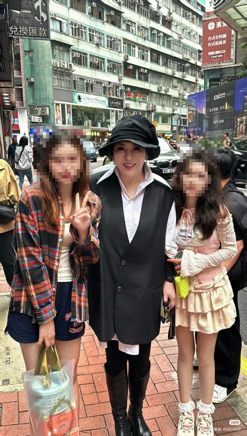 向太日前街頭被捕獲，身材纖瘦還有筷子腿。（圖／翻攝自小紅書） 