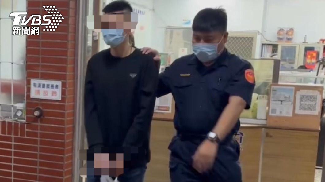 22歲的黃男被依刑法妨害風化罪嫌,移送高雄地檢署偵辦。(圖/Tvbs)