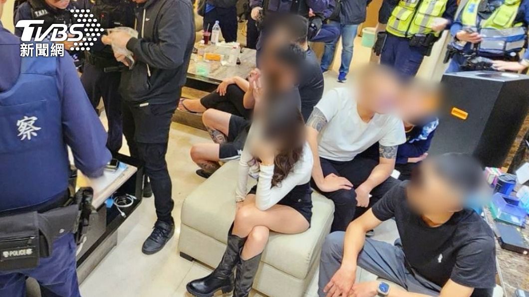 5男1女台南透天厝徹夜狂歡！住戶聞「混雜異味」破獲毒趴現場