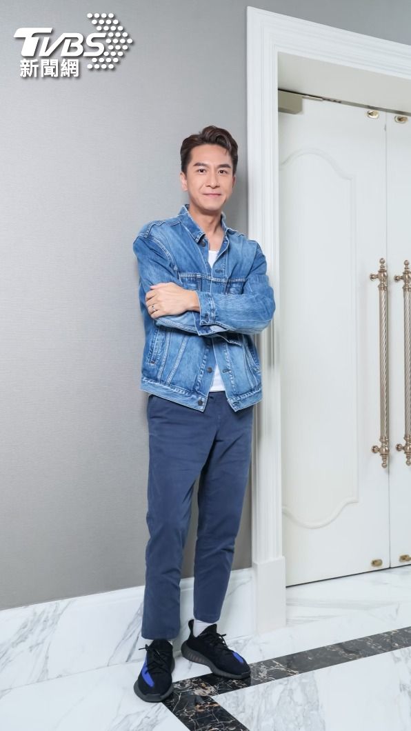 馬國明在《新聞女王》飾演當家男主播梁景仁(George)。(圖/趙世平攝)