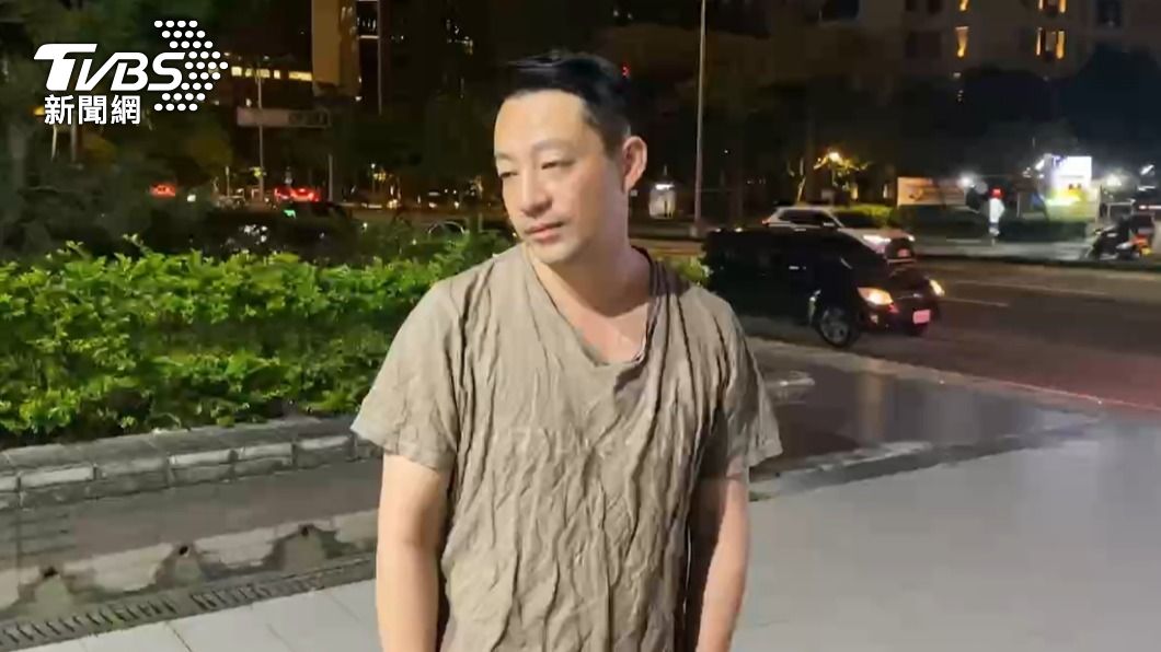 汪小菲的上衣被起底要價18500元。(圖/TVBS)