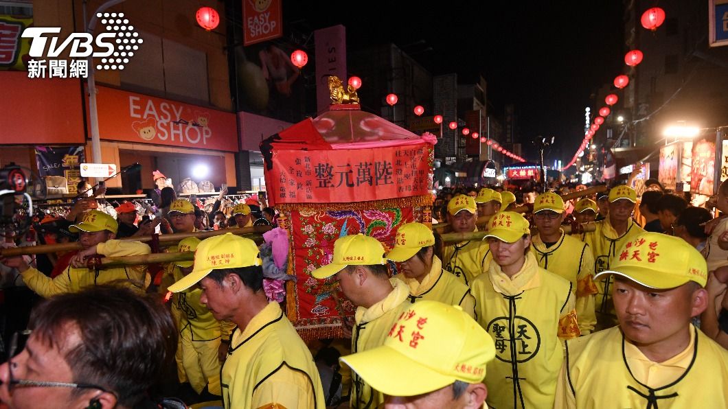 白沙屯媽祖進香第7天!凌晨「刈火」回鑾 起駕7小時急行30公里
