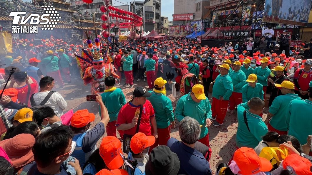 「香燈腳」吃完垃圾亂丟!白沙屯媽祖供餐店怒轟:重學禮義廉恥