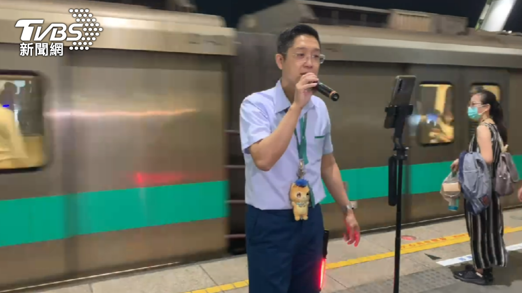 五月天重返高雄湧5.3萬人 歌神站長接力獻唱「溫柔」