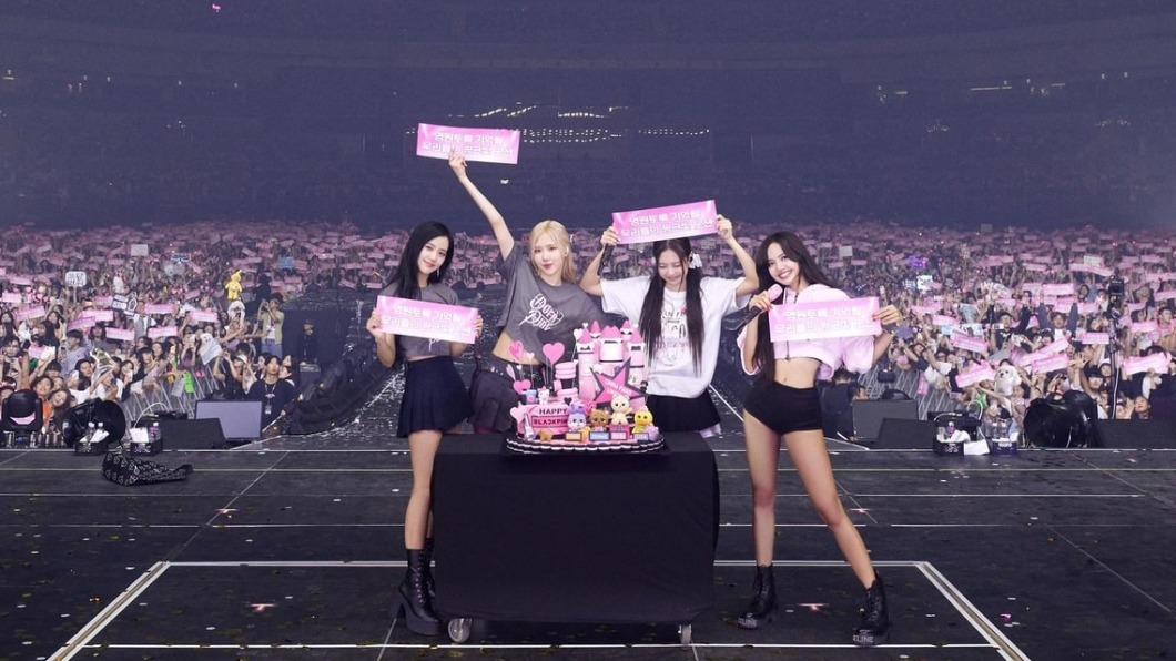 BLACKPINK成員的合約金,團體至少簽訂了數十億韓元。(圖/翻攝自BLACKPINK臉書)