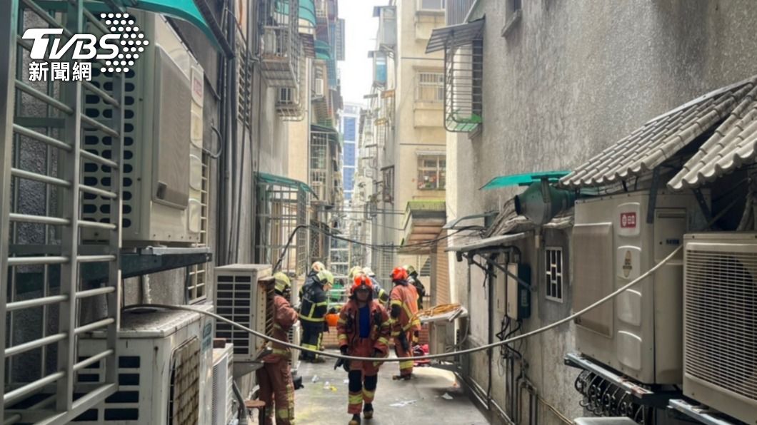 快訊/屋外傳「砰」聲巨響 赫見板橋少女倒臥遮雨棚送醫不治