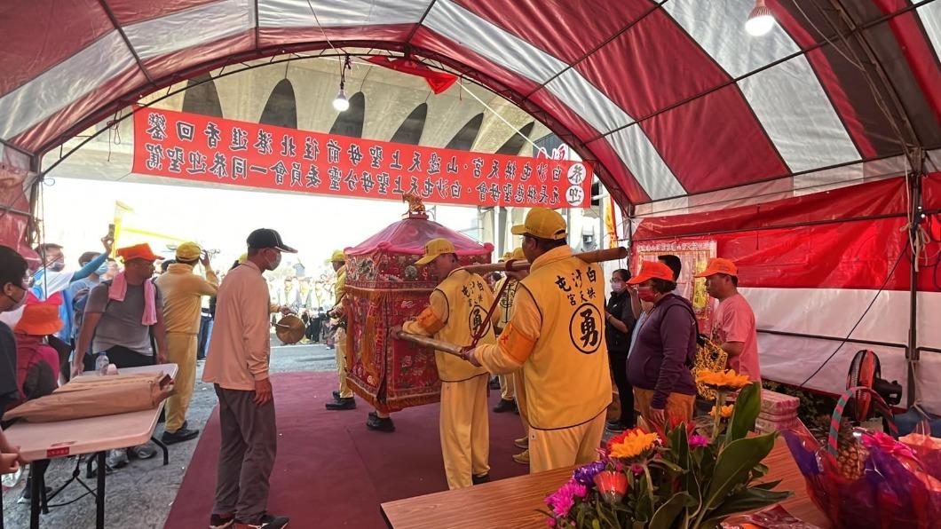 白沙屯媽祖今日7時47分停駕元長拱慈聖母會紅壇。(圖/翻攝自白沙屯拱天宮)