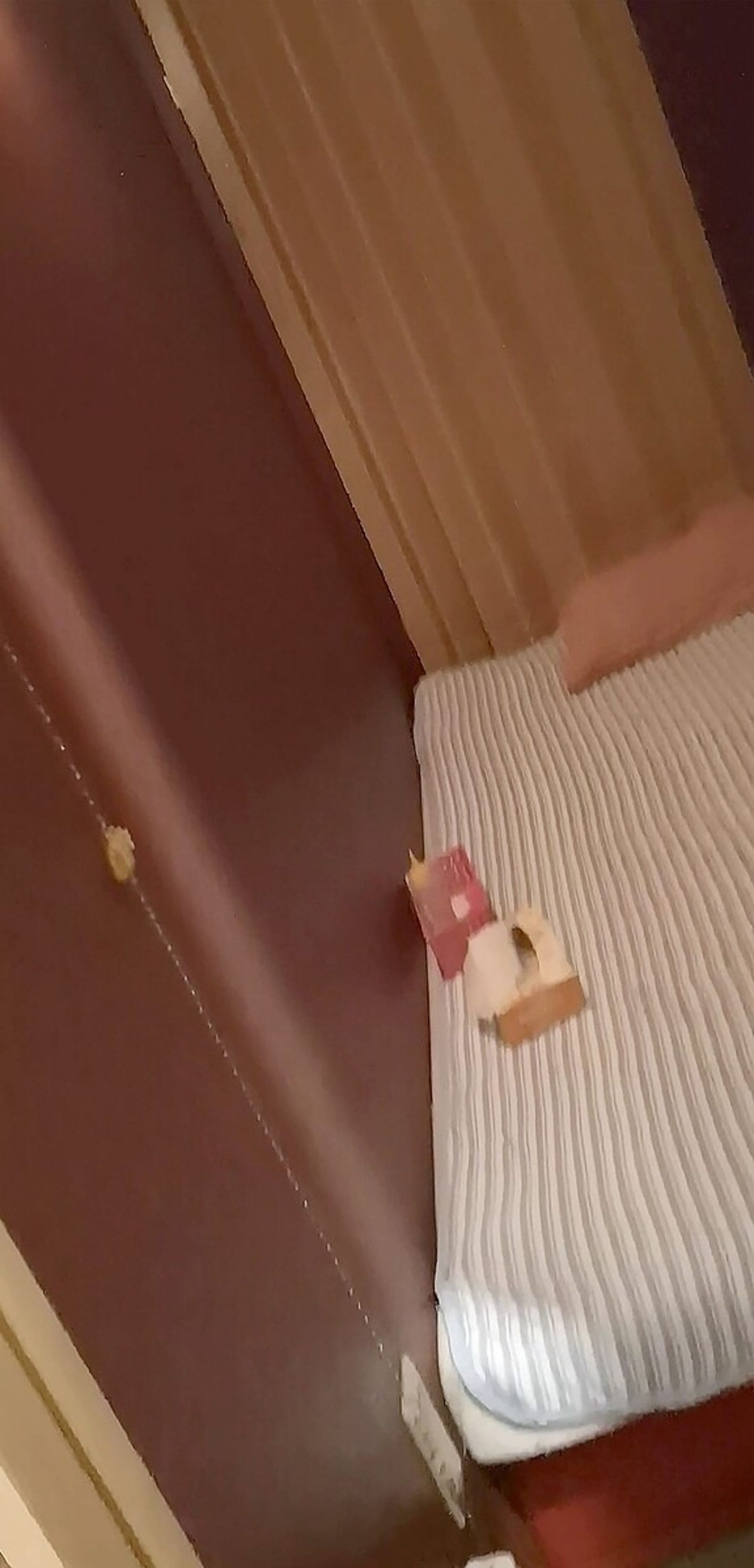 小房間內很擠，在這裡完成服務。（圖／翻攝自livedoor）
