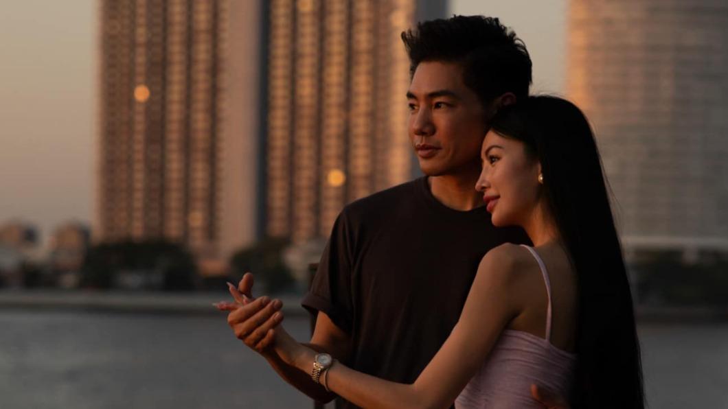 孔令奇耗時半年籌備泰國求婚,讓女友驚喜不已。(圖/翻攝自孔令奇臉書)