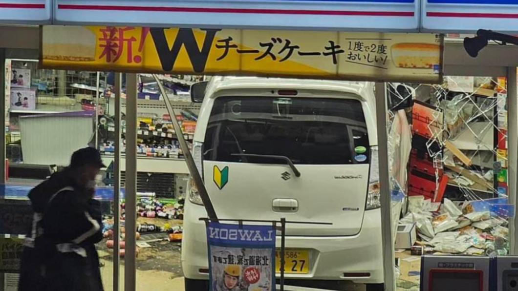 日新手駕駛意外增　18歲女「整車撞LAWSON」、8旬嬤撞進車站