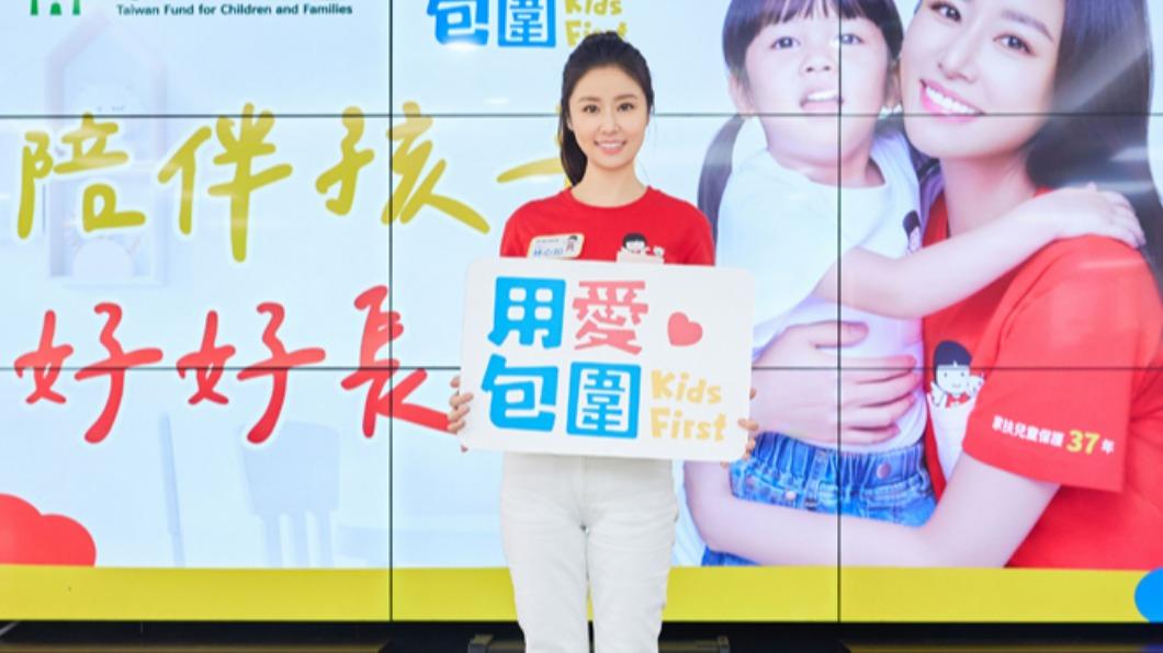 蔡沐妍育兒方式挨轟!林心如愛女「4歲學琴」笑喊:彈不出一個調