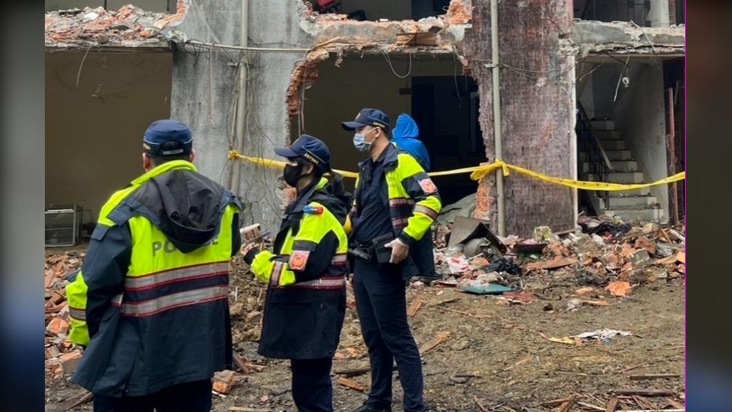 悚!基隆舊宿舍驚見「3具白骨」藏米袋 警詭見姓名字條