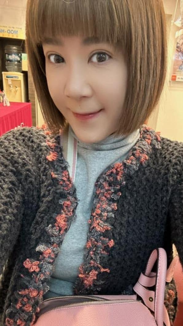 陸元琪近年專注直播。(圖/翻攝自陸元琪臉書)