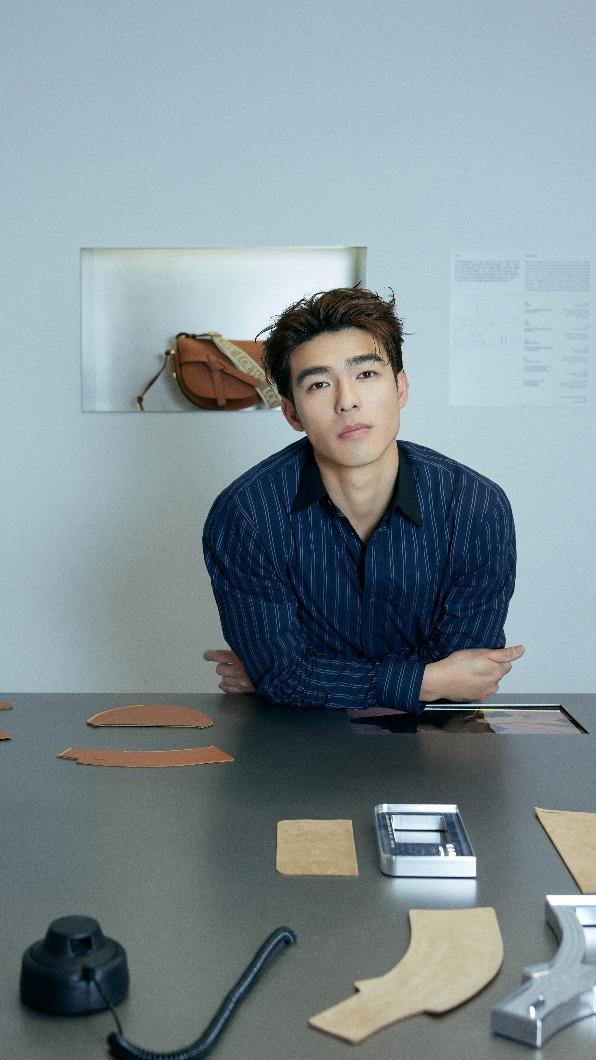飛往上海參與國際時尚品牌LOEWE舉辦的「Crafted World」首個大型時尚展覽。(圖/壹心娛樂提供)