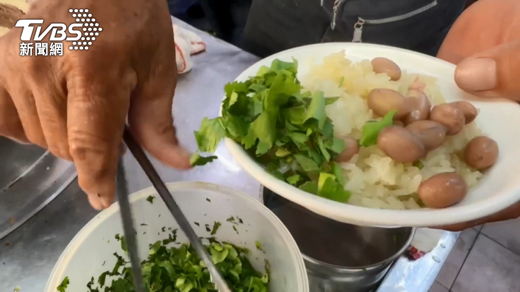 店家表示若不吃香菜都可協助更換,沒有必要這樣做。(示意圖/TVBS)