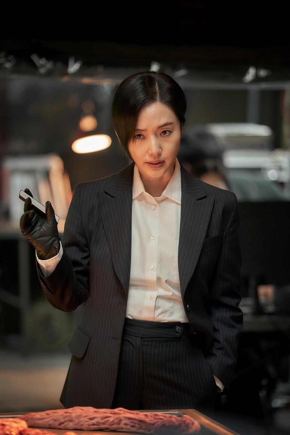 李貞賢飾演「灰色部隊」隊長崔俊京。(圖/Netflix提供)