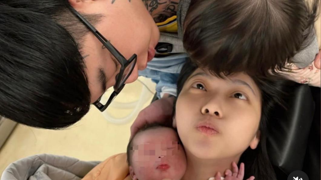 恭喜!謝和弦辣妻產下二女兒 網一看驚見「這巧合」