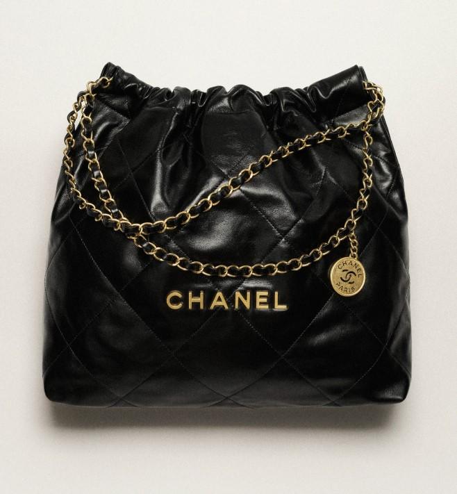 CHANEL 22包款。(圖/翻攝自CHANEL)