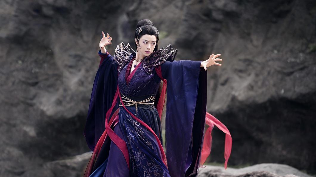 蔣欣戲裡耍狠戲外呆萌。（圖／愛奇藝國際站提供）