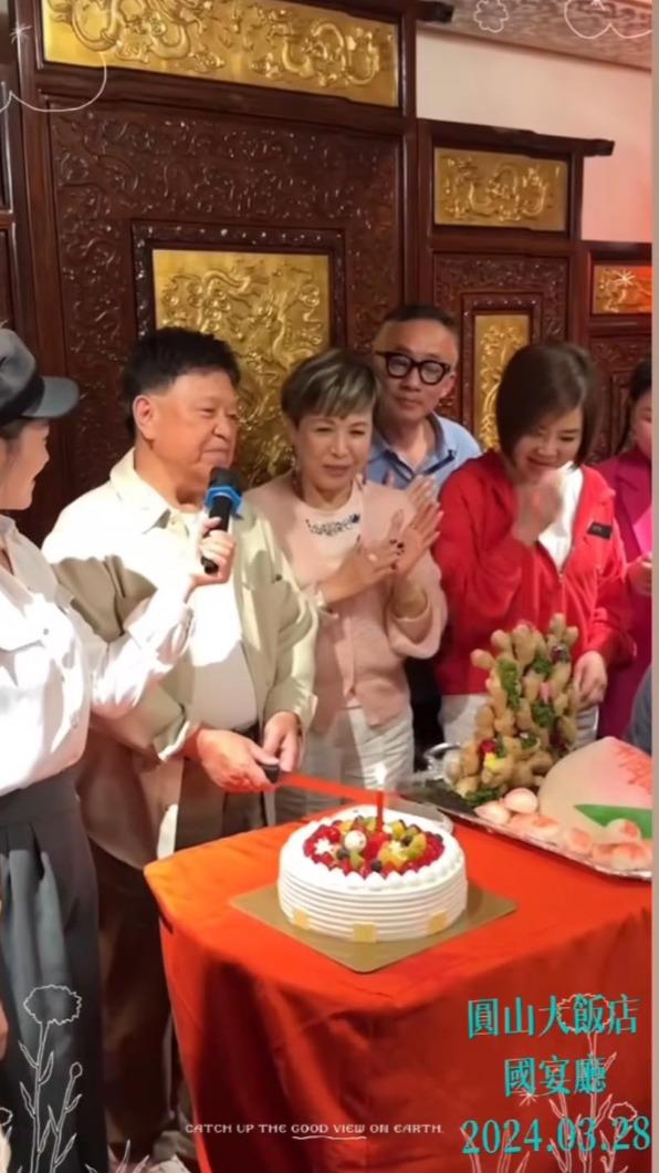 許志豪爸爸對如此盛大的慶生宴驚喜不已,事後更感動落淚。(圖/翻攝自許志豪IG)