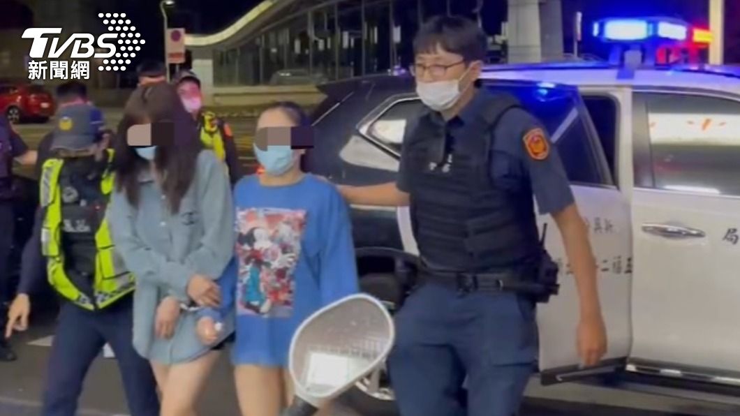 絕色雙號電梯藏淫窟!3男2女激戰完雄警上門 老闆僅19歲