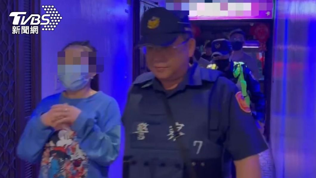段女逃逸4年,得知要遭遣返時也放下心中的思鄉之情。(圖/TVBS)