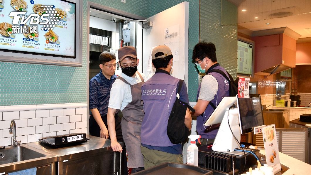 北市衛生局針對其他19家業者進行加強稽查。(圖/胡瑞麒攝)