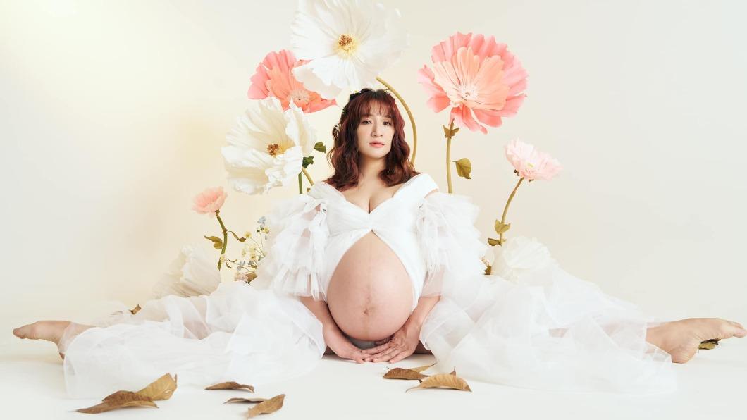 羅美玲挺9月孕肚「絕美劈腿寫真公開」 正式封肚:不要騙人生女兒