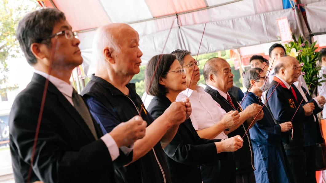 綠營大老怒了!當眾撂話「北台灣全軍覆沒」 蔡英文臉色凝重